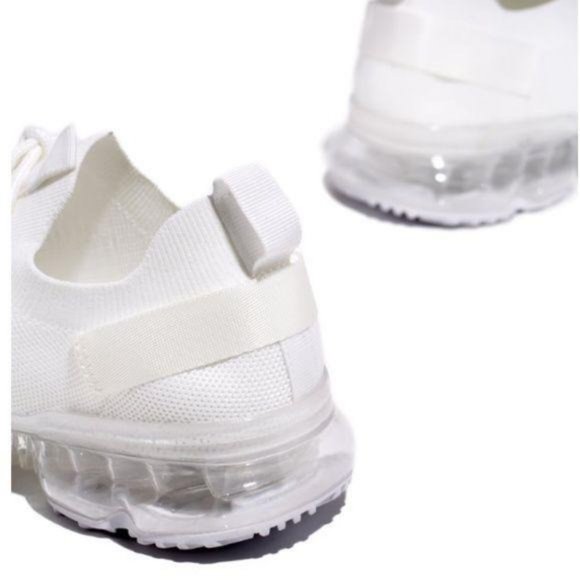 !! NEW !! Slip On Flyknit Sneakers in White - Picture 6 of 8